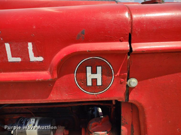 image for item LL9173 1943 McCormick Farmall H  tractor