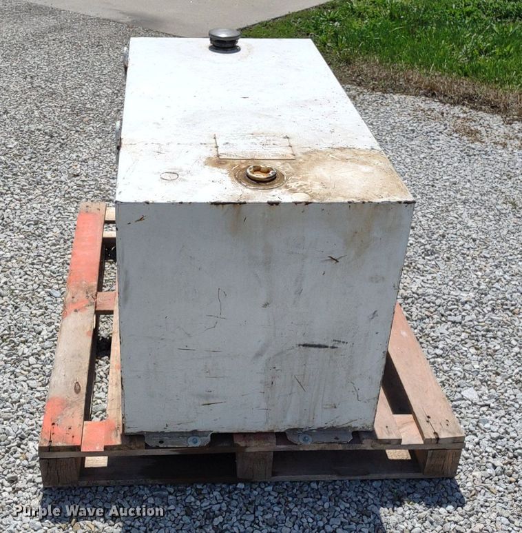 image for item LL9174 Delta 484000  fuel tank