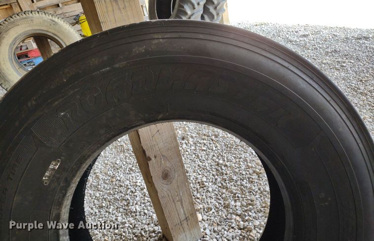 image for item LL9177 (3) tires