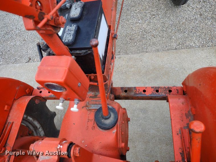 image for item LL9179 1939 Allis Chalmers B  tractor