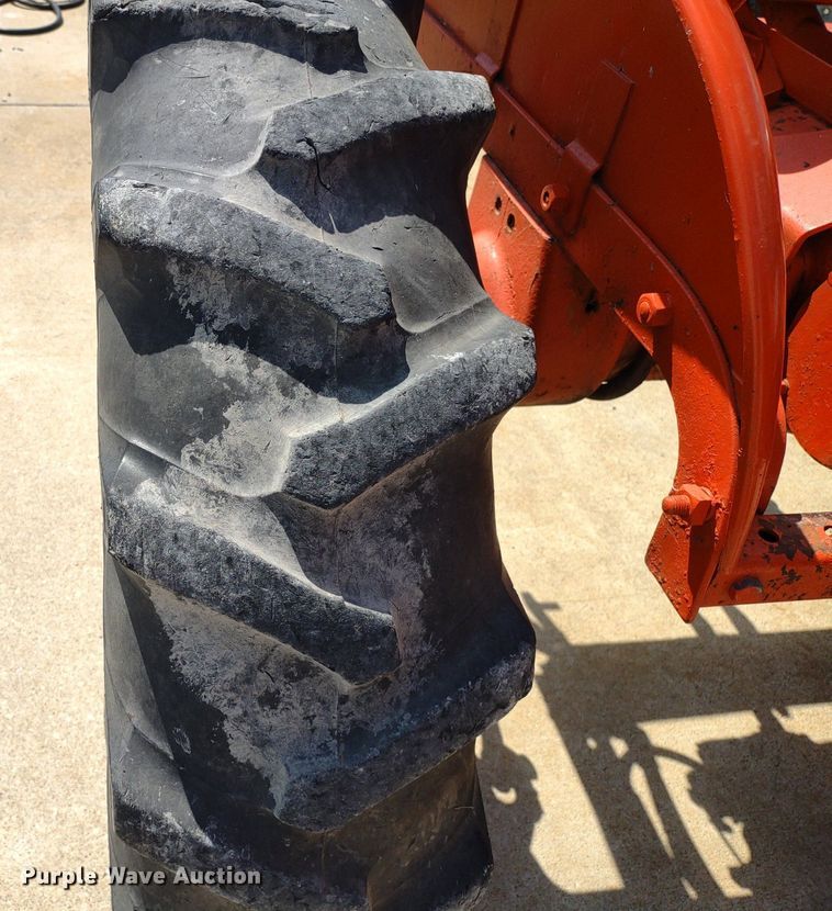 image for item LL9179 1939 Allis Chalmers B  tractor