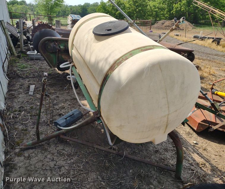 image for item LL9206 (2) pieces of ag equipment