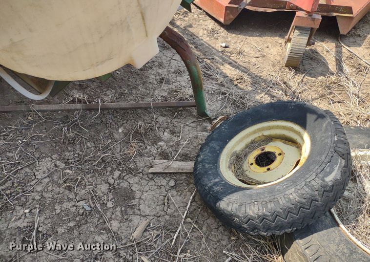 image for item LL9206 (2) pieces of ag equipment