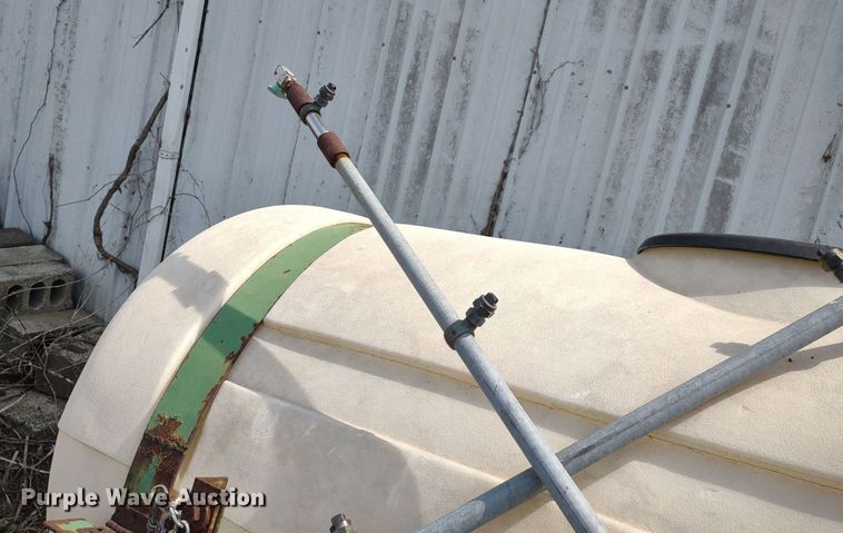 image for item LL9206 (2) pieces of ag equipment