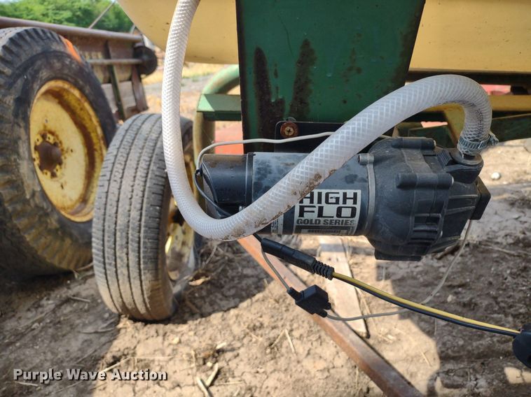 image for item LL9206 (2) pieces of ag equipment