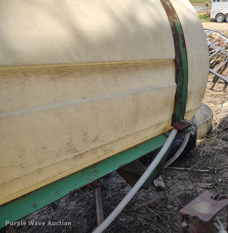 image for item LL9206 (2) pieces of ag equipment