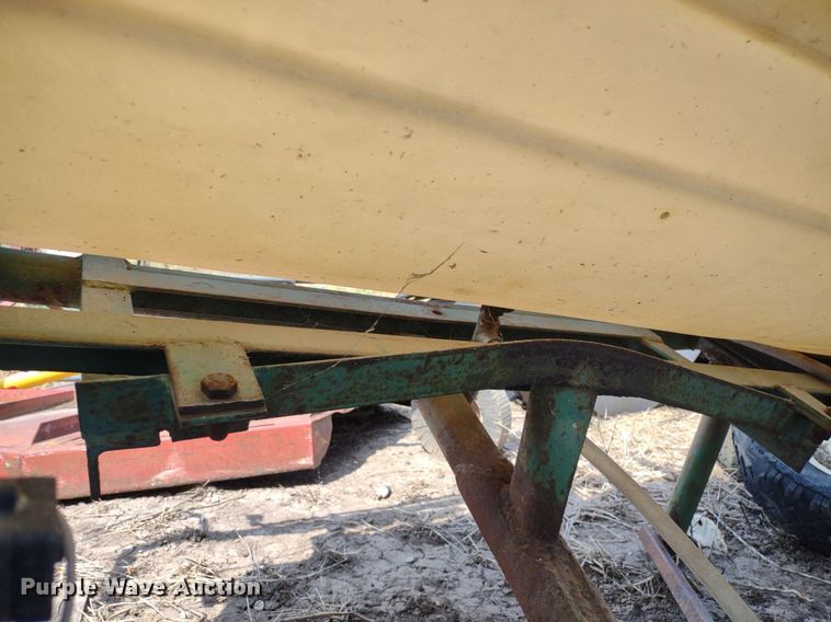 image for item LL9206 (2) pieces of ag equipment