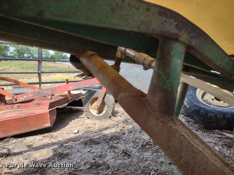 image for item LL9206 (2) pieces of ag equipment