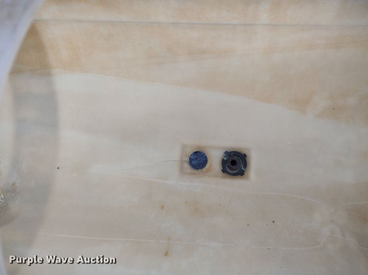 image for item LL9206 (2) pieces of ag equipment