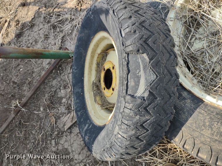 image for item LL9206 (2) pieces of ag equipment