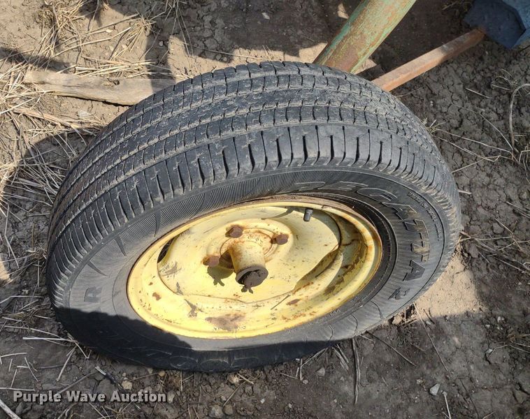 image for item LL9206 (2) pieces of ag equipment