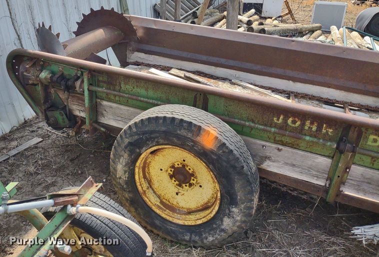 image for item LL9206 (2) pieces of ag equipment