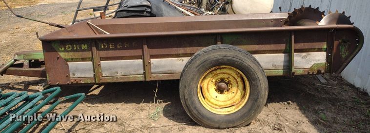 image for item LL9206 (2) pieces of ag equipment