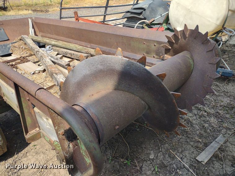 image for item LL9206 (2) pieces of ag equipment