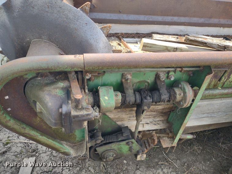 image for item LL9206 (2) pieces of ag equipment