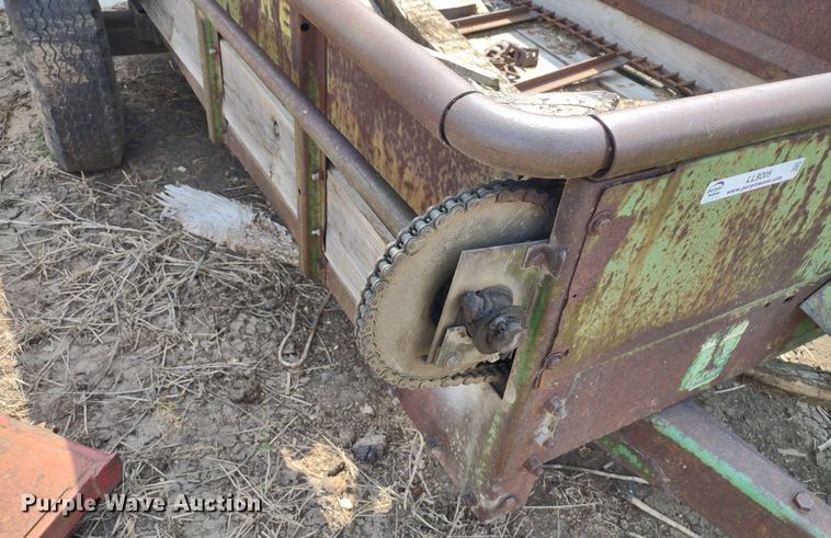 image for item LL9206 (2) pieces of ag equipment