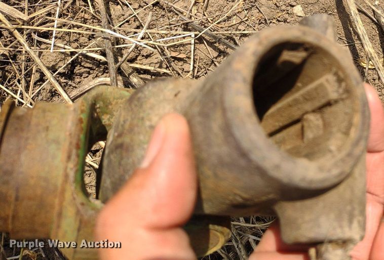 image for item LL9206 (2) pieces of ag equipment