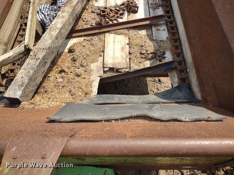 image for item LL9206 (2) pieces of ag equipment