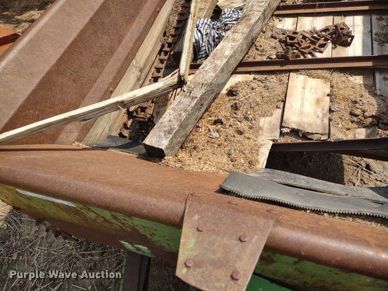 image for item LL9206 (2) pieces of ag equipment