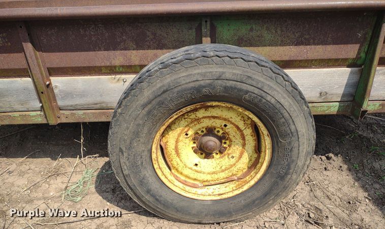 image for item LL9206 (2) pieces of ag equipment