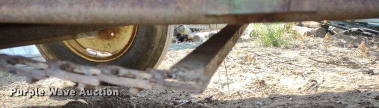 image for item LL9206 (2) pieces of ag equipment