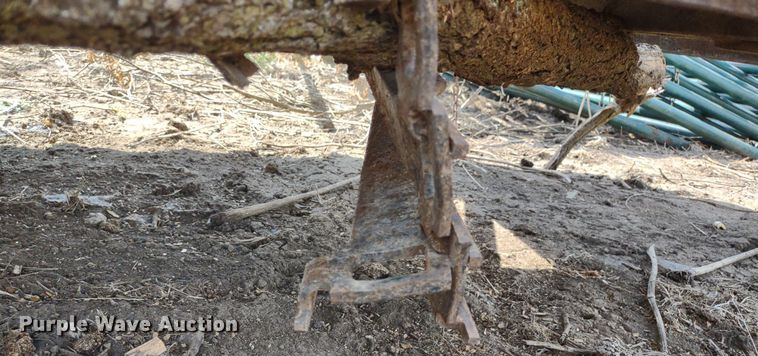 image for item LL9206 (2) pieces of ag equipment