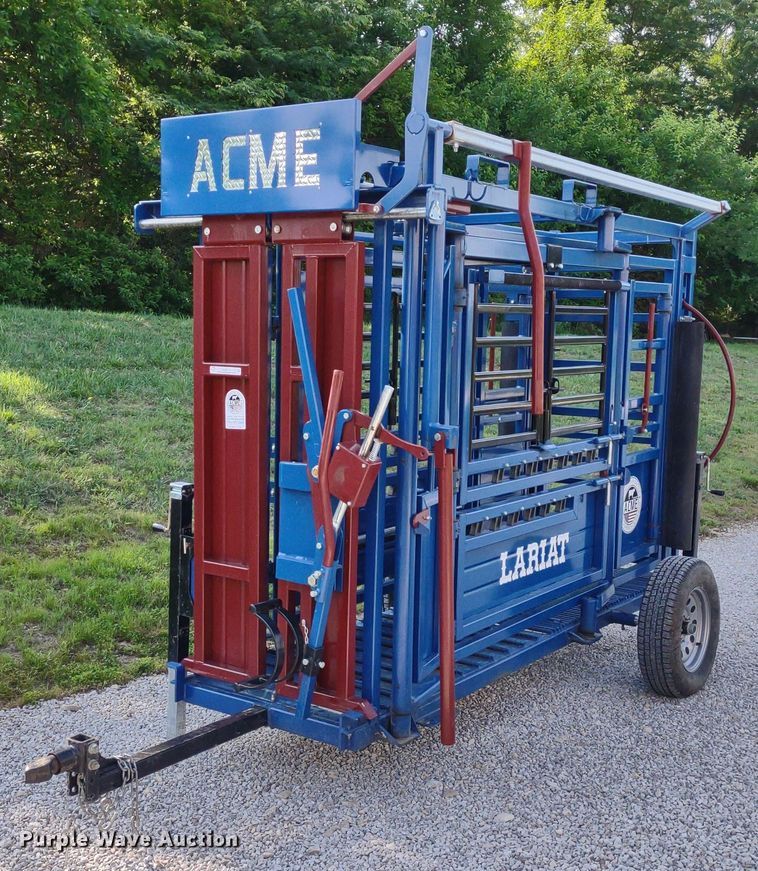 image for item LL9217 Acme Lariat  livestock squeeze chute