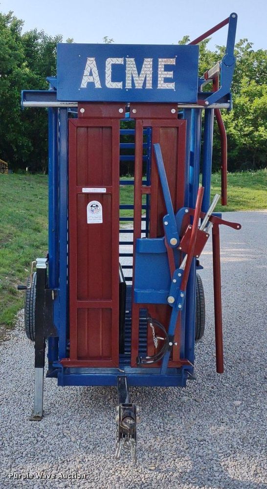 image for item LL9217 Acme Lariat  livestock squeeze chute