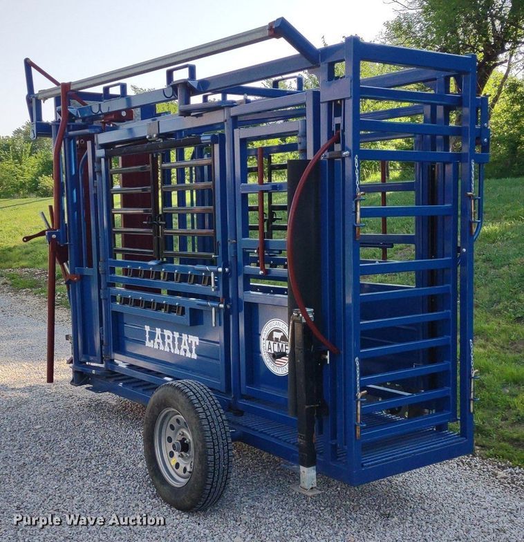 image for item LL9217 Acme Lariat  livestock squeeze chute