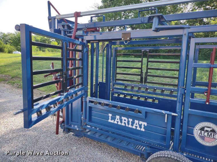 image for item LL9217 Acme Lariat  livestock squeeze chute