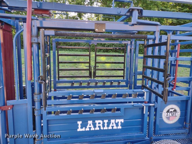 image for item LL9217 Acme Lariat  livestock squeeze chute