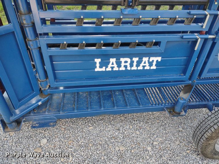 image for item LL9217 Acme Lariat  livestock squeeze chute