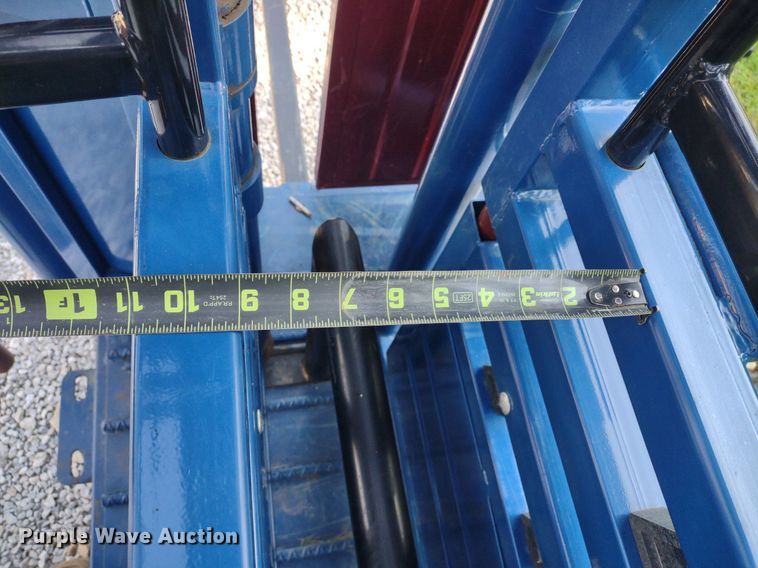 image for item LL9217 Acme Lariat  livestock squeeze chute