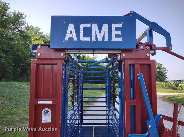 image for item LL9217 Acme Lariat  livestock squeeze chute