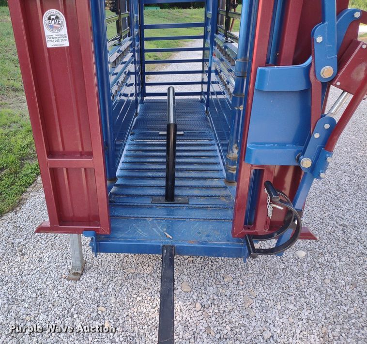 image for item LL9217 Acme Lariat  livestock squeeze chute
