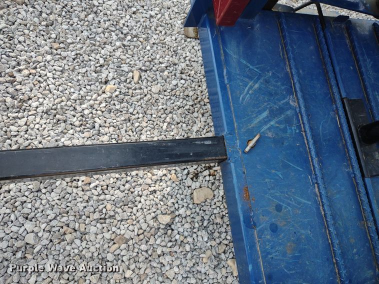 image for item LL9217 Acme Lariat  livestock squeeze chute