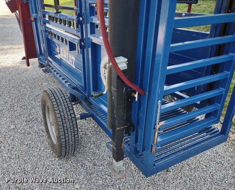 image for item LL9217 Acme Lariat  livestock squeeze chute