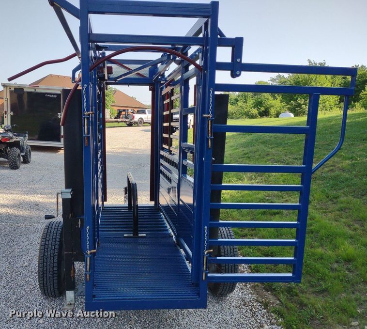 image for item LL9217 Acme Lariat  livestock squeeze chute