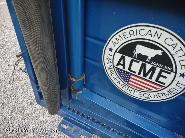 image for item LL9217 Acme Lariat  livestock squeeze chute