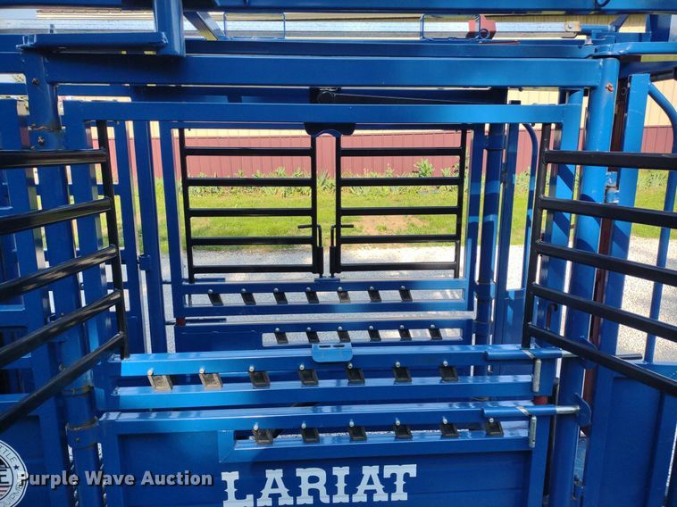 image for item LL9217 Acme Lariat  livestock squeeze chute