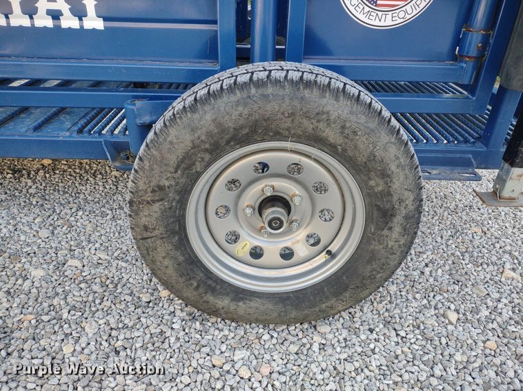 image for item LL9217 Acme Lariat  livestock squeeze chute