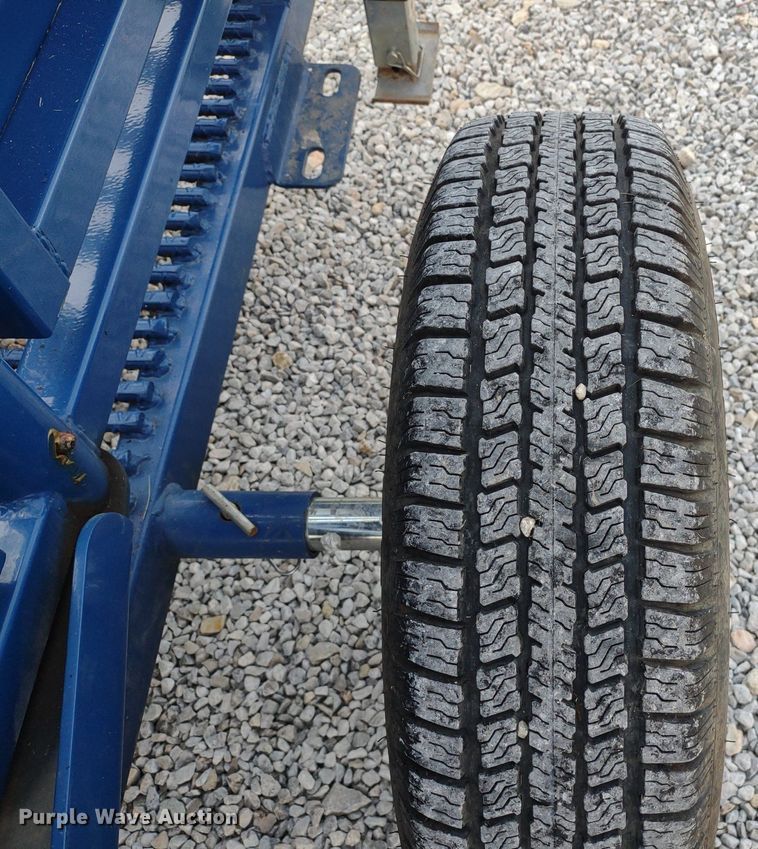 image for item LL9217 Acme Lariat  livestock squeeze chute