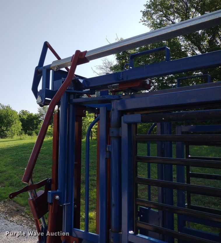 image for item LL9217 Acme Lariat  livestock squeeze chute