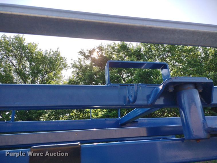 image for item LL9217 Acme Lariat  livestock squeeze chute