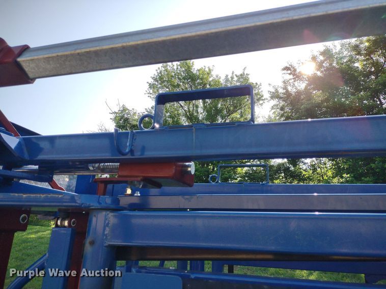 image for item LL9217 Acme Lariat  livestock squeeze chute