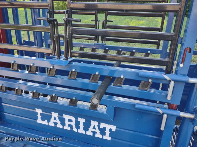 image for item LL9217 Acme Lariat  livestock squeeze chute