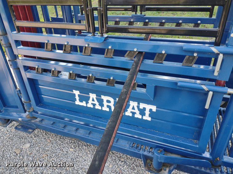image for item LL9217 Acme Lariat  livestock squeeze chute