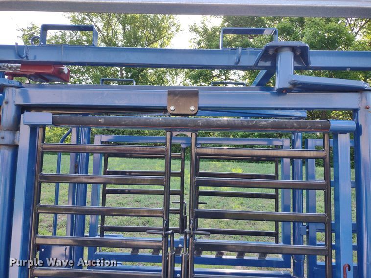 image for item LL9217 Acme Lariat  livestock squeeze chute