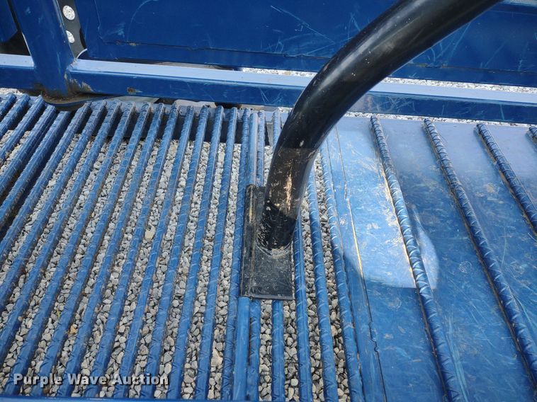 image for item LL9217 Acme Lariat  livestock squeeze chute