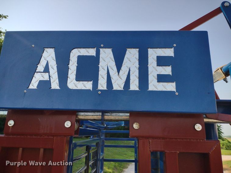 image for item LL9217 Acme Lariat  livestock squeeze chute